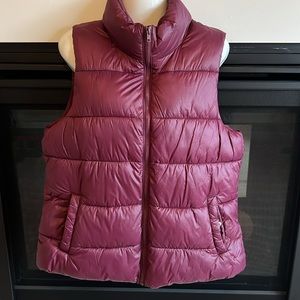 Old Navy Womens Medium Maroon Full Zip Up Quilted Puffer Vest Lined